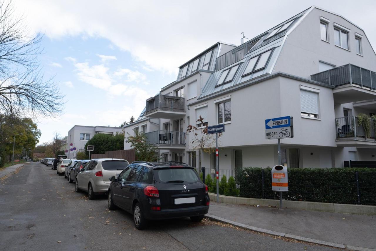 Modern With Private Balcony Near City Center Apartment Wien